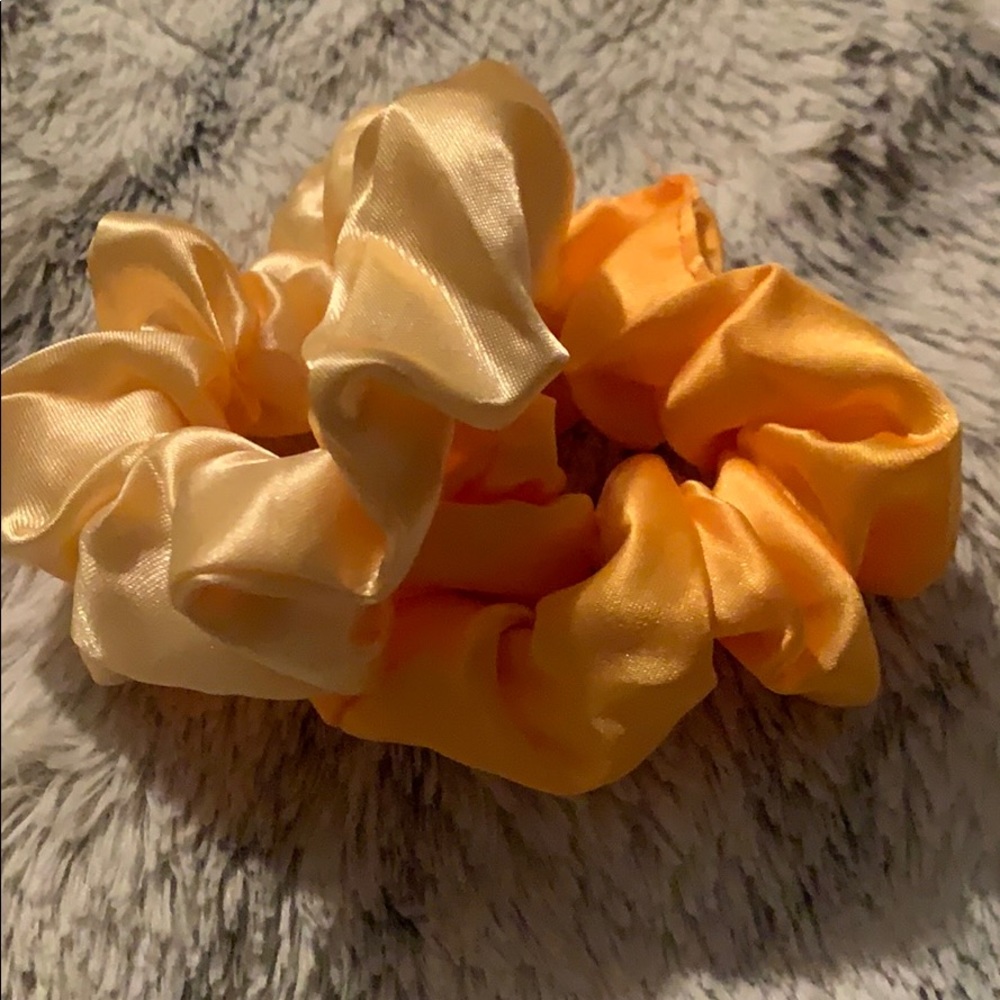 Scrunches
